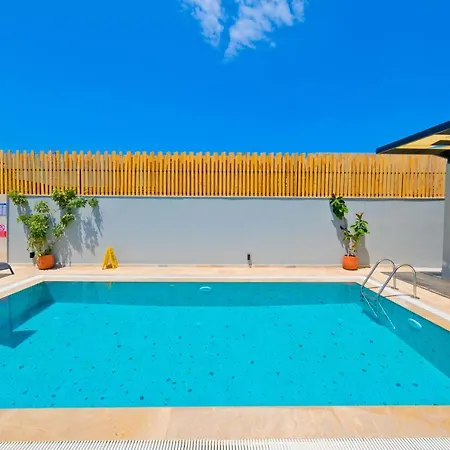 Enu 2 호텔 페티예