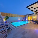 Hotel Enu 2 *